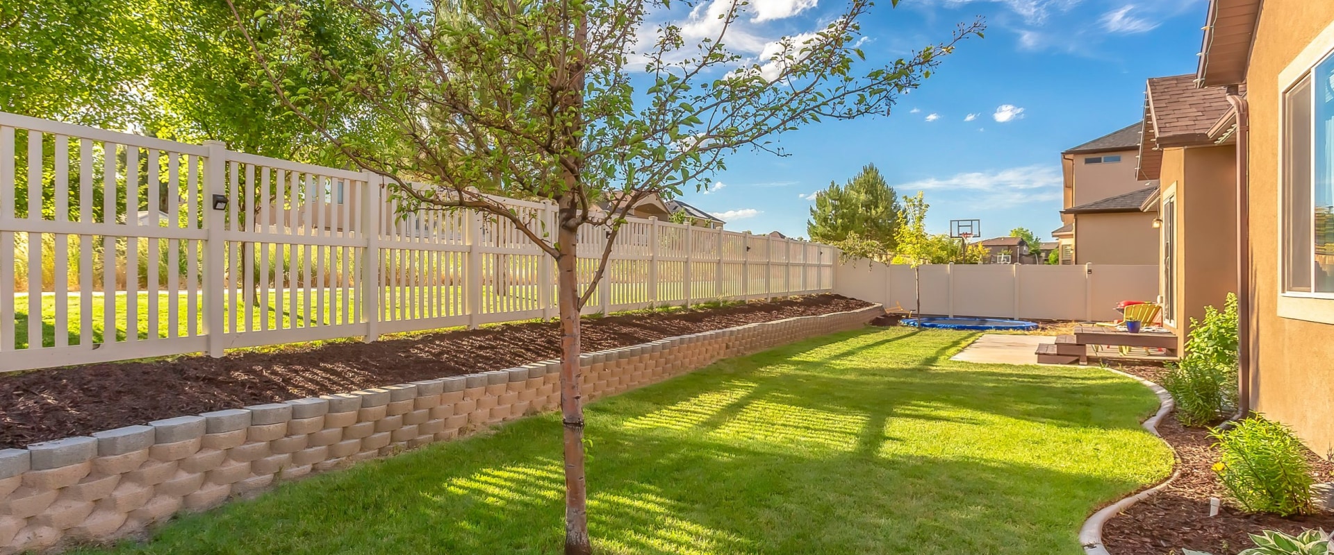 Expert Tips for Choosing the Right Fence for Your Property